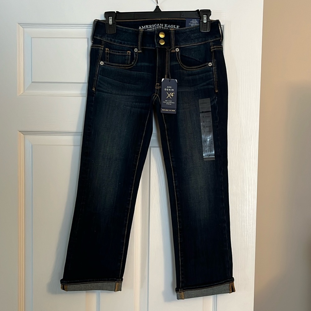 NEW American Eagle Outfitters Low Rise Artist Crop Jeans Capris Size 2 Regular